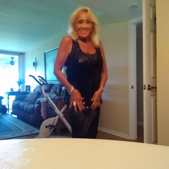 Meet your Posher, Dina - Picture 1 of 1